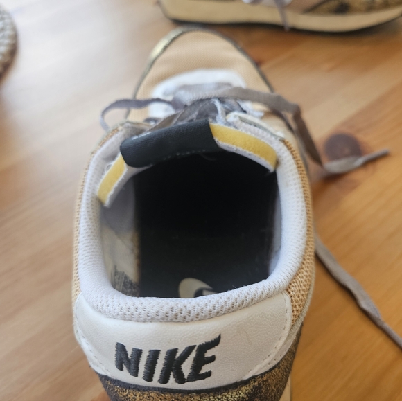 Nike Womens Daybreak 'Golden Gals' Size 8 - Picture 10 of 11